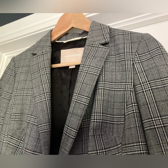 Banana Republic plaid wool peplum blazer, size 4 - Picture 3 of 16